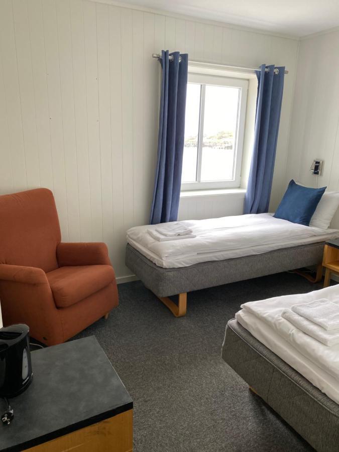 Fast Hotel Henningsvær Exterior foto