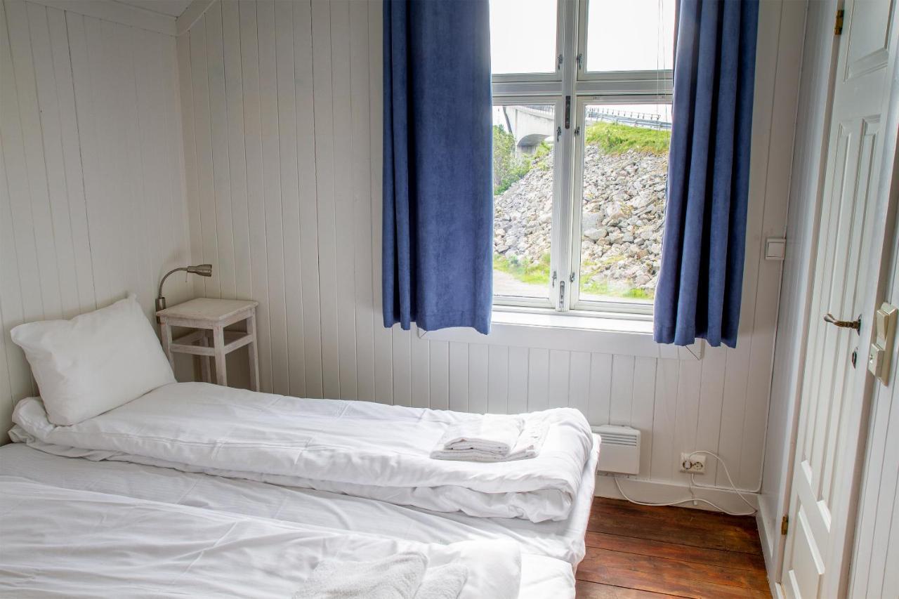 Fast Hotel Henningsvær Exterior foto