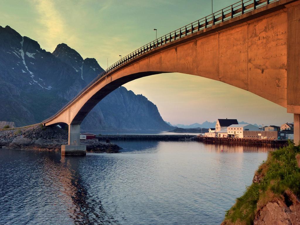 Fast Hotel Henningsvær Exterior foto