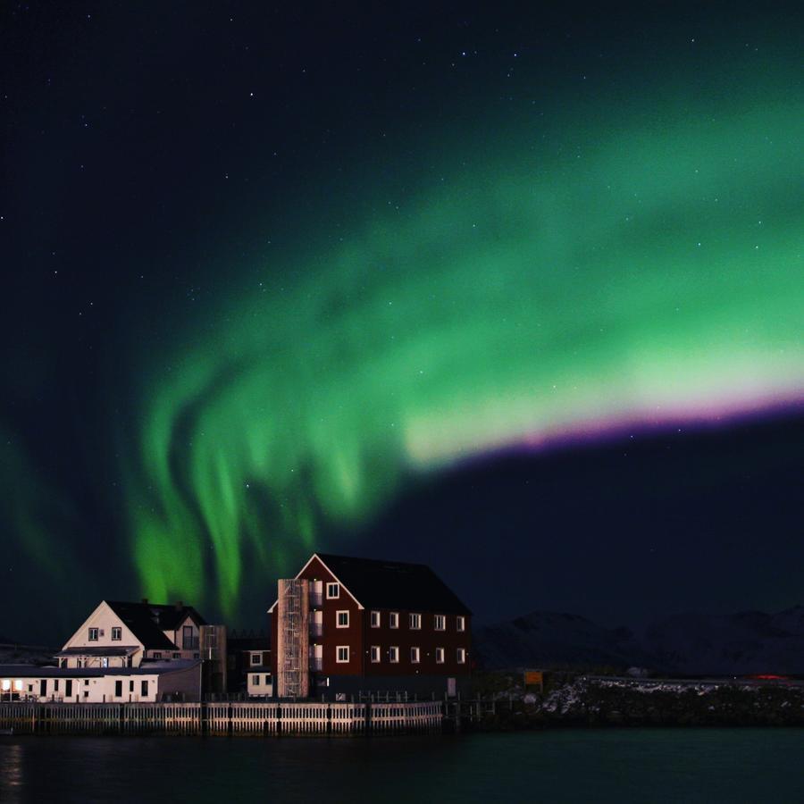 Fast Hotel Henningsvær Exterior foto